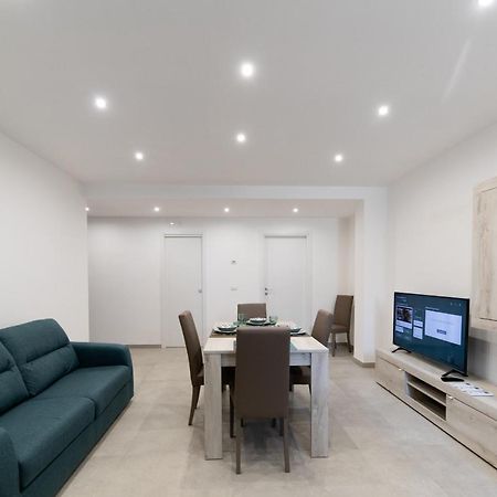 Plume Apartment By Wonderful Italy Bari Esterno foto